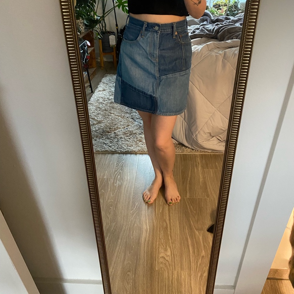 Cute Levi patched denim skirt